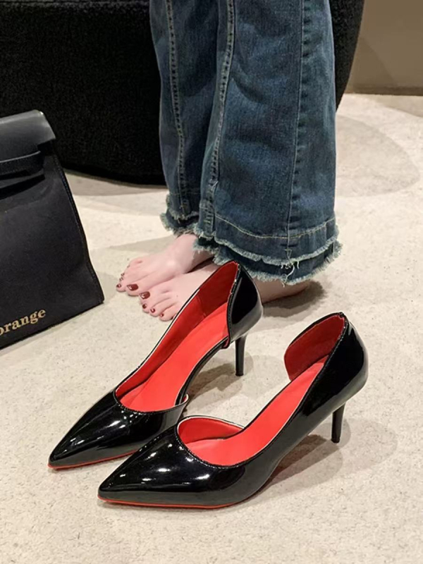 Női magas sarkú cipő | Négyszögletes orr | PU felső rész | Gumírozott talp | Vékony sarok (>8 cm)