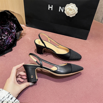 Hátsó pántos szandál, magas sarkú, négyzetes orr, mikroszálas felsőrész, közepes sarok, belső bőr talp