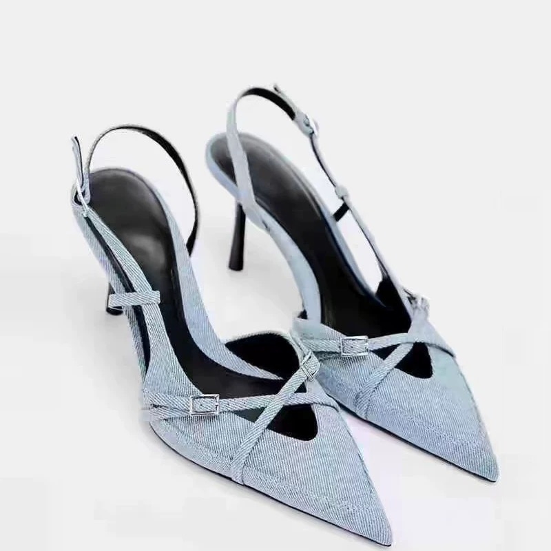 Női nyitott sarkú papucs PU felsőrésszel, egyvonalas csattal, 6–8 cm magas sarkú, gumi talp