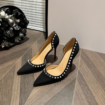 Női magassarkú cipő velúr felsőrész, hegyes orrú, gumírozott talpú és juhbőr bélés