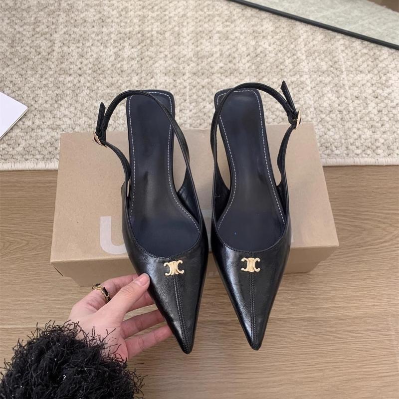 Női egypántos szandálok, hegyes orr, vékony sarka, PU felsőrész, gumi talp, középső sarok 3-6 cm, csat