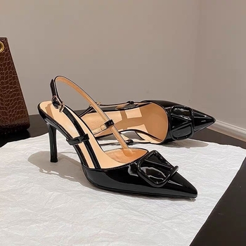 Francia stílusú női szandál, hegyes orrú, egy vonalas csattal, PU felsőrész, vékony sarok >8 cm