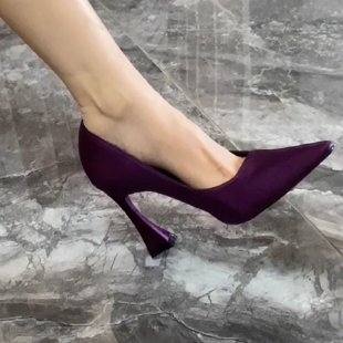 Női magassarkú cipő – kerek orr, PU felsőrész, Slip-on, csíkos mintázat, 8 cm feletti sarok, gumi talp