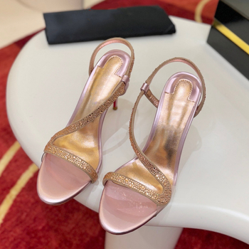 Magas sarkú üreges bőrszandál vékony pántokkal, hal formájú orr, felső és bélés valódi bőrből, habgumiból készült talp