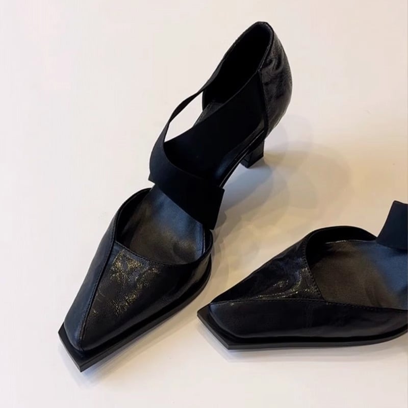 Mary Jane cipők kereszt pánttal, hegyes orrú, vastag sarok 3–6 cm, gumírozott talppal