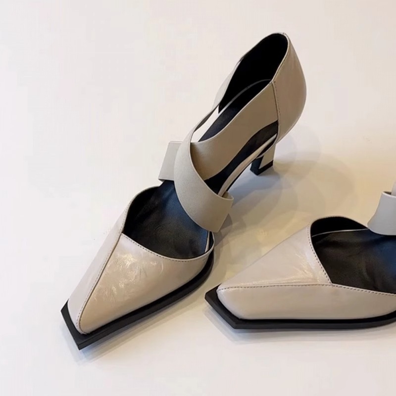 Mary Jane cipők kereszt pánttal, hegyes orrú, vastag sarok 3–6 cm, gumírozott talppal