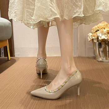 Ženske banket cipele — špičast nos, tanak pet 6–8 cm, stil princeze, slip-on dizajn, gumeni đon