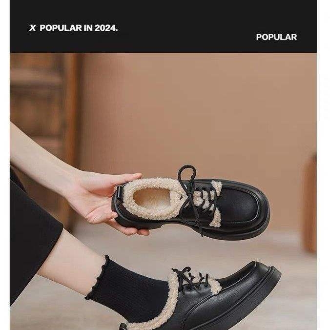 Ženske mokasine s PU gornjim dijelom, plišna unutrašnjost, gumena potplata, 6-8 cm visoka peta, minimalistički stil s bojtom