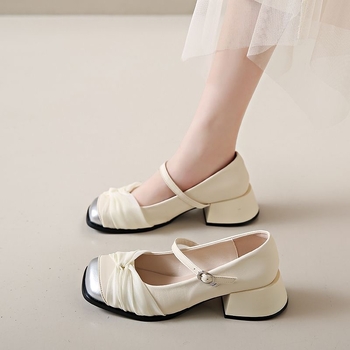 Mary Jane topánky – Francúzsky štýl, výška opätku 3-6 cm, PU horná časť, gumová podrážka, zapínanie s prackou