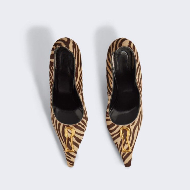 Dámske lodičky s ostro zahnutým nosom, vrchný diel z pravej kože, pruhovaný vzor, podpätok vyšší ako 8 cm, gumová podrážka