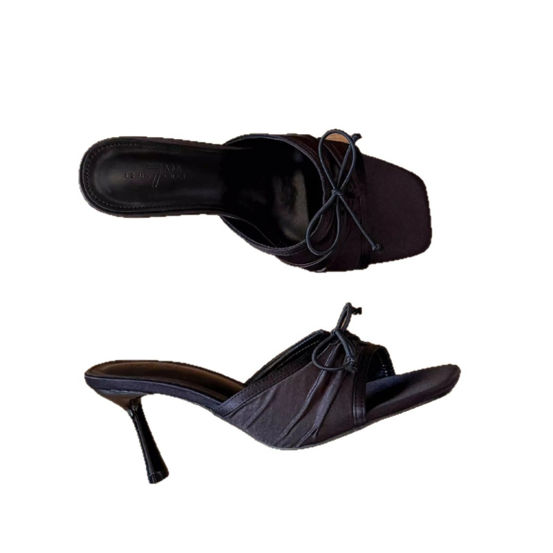 Dámske sandále s T-remienkom a mašličkou, kvietkový vzor, otvorené prsty, tenký podpätok 3–6 cm