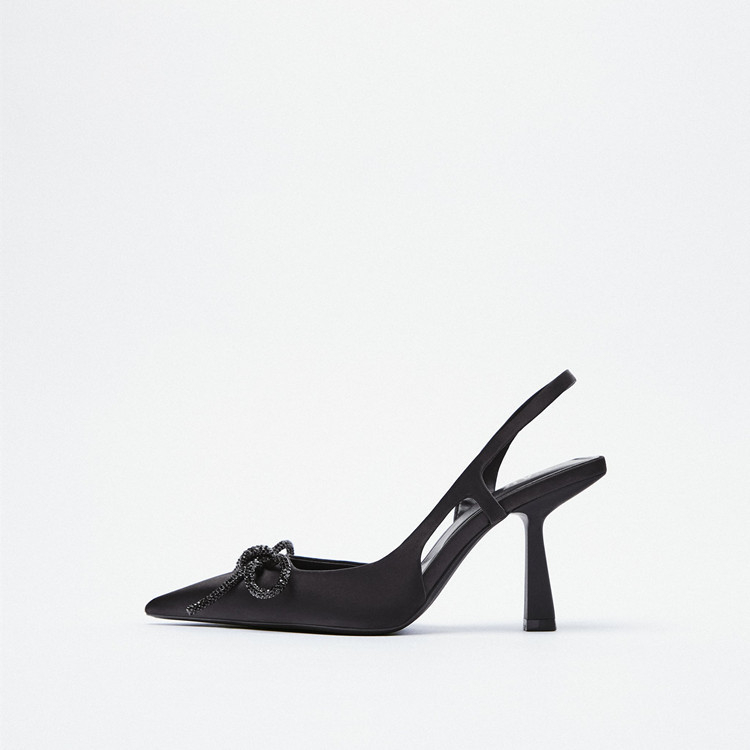 Dámske vysoké sandále s textilnou hornou, špičatý nos, gumová podrážka, bez podšívky