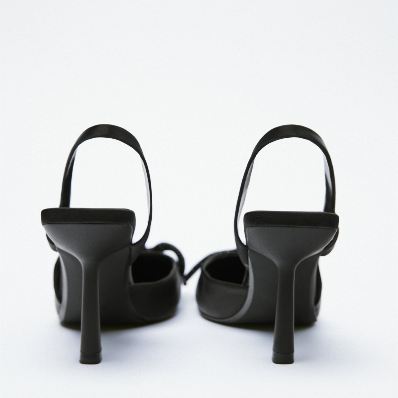 Dámske vysoké sandále s textilnou hornou, špičatý nos, gumová podrážka, bez podšívky