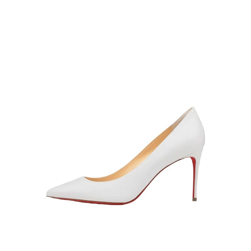 Dámske lodičky s ostrým nosom, tenký podpätok, podšívka z ovčej kože, stredná hĺbka vamp