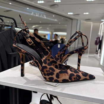 Leopard uzorak visokih potpetica s oštrim vrhom, tanak pet 6–8 cm, PU unutrašnjost, gumena potplata, kopča s jednim remenom