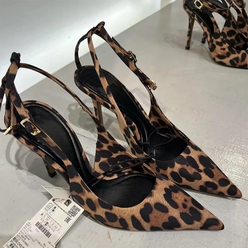 Leopard uzorak visokih potpetica s oštrim vrhom, tanak pet 6–8 cm, PU unutrašnjost, gumena potplata, kopča s jednim remenom