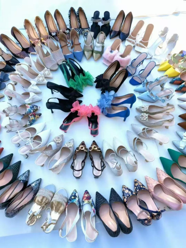 Sandale pentru femei cu vârf ascuțit, cataramă, toc gros, partea superioară cu dungi, din Super Fiber