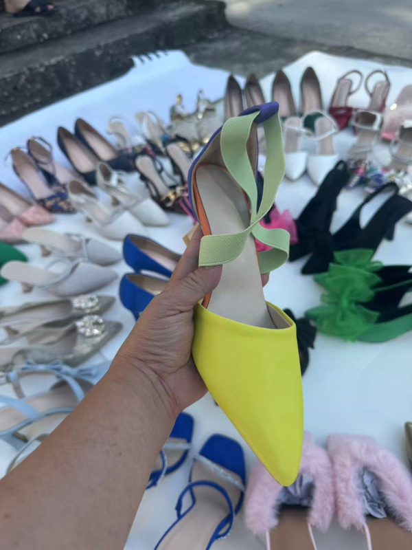 Sandale pentru femei cu vârf ascuțit, cataramă, toc gros, partea superioară cu dungi, din Super Fiber