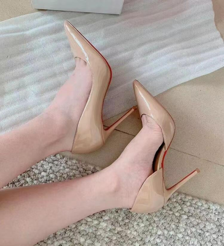 Pantofi dama cu toc înalt, vârf ascuțit, toc subțire 6–8 cm, talpă din cauciuc, branță interioară din piele artificială