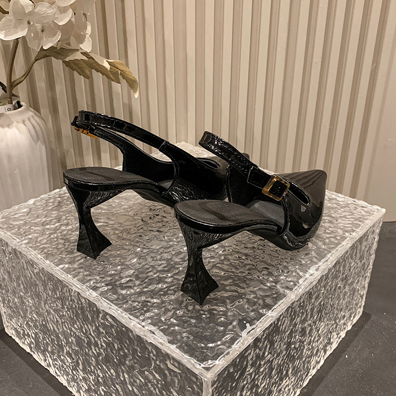 Sandale cu spate deschis, vârf ascuțit, închidere cu cataramă, stil coreean, toc în formă de pahar de vin peste 8 cm