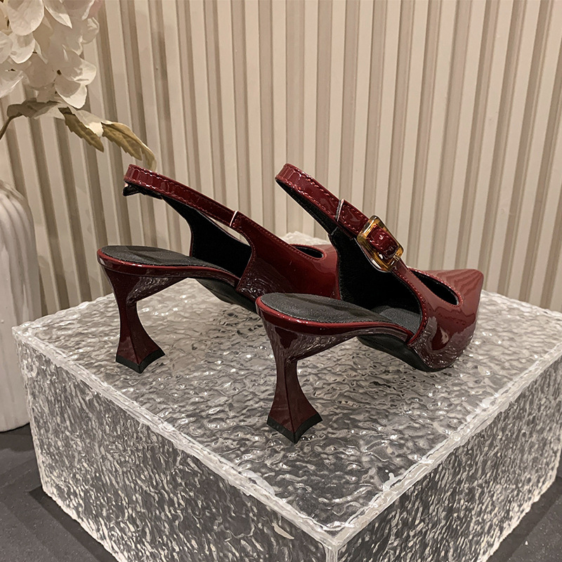 Sandale cu spate deschis, vârf ascuțit, închidere cu cataramă, stil coreean, toc în formă de pahar de vin peste 8 cm