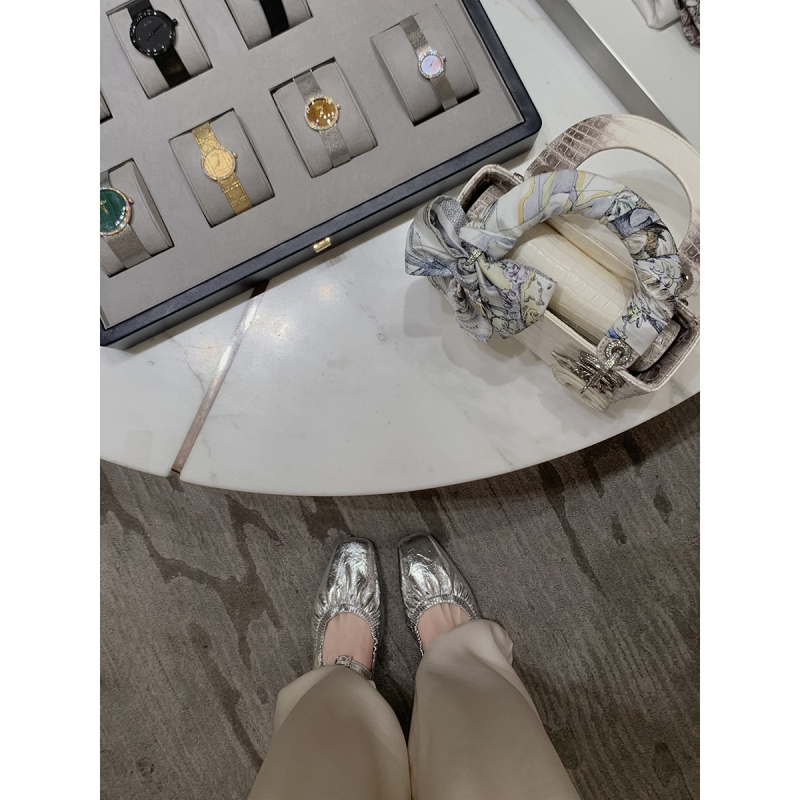 Pantofi Mary Jane cu vârf închis, toc gros, curea cu cataramă, partea superioară din microfibră