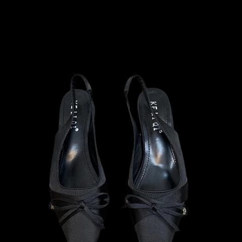 Női egypántos szandál, négyzetes orral és vastag sarkú, koreai stílus, PU felsőrész, PU belső, gumitalp, tavasz 2025