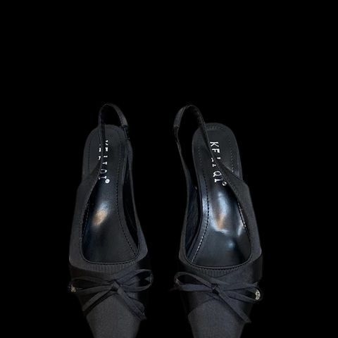 Női egypántos szandál, négyzetes orral és vastag sarkú, koreai stílus, PU felsőrész, PU belső, gumitalp, tavasz 2025