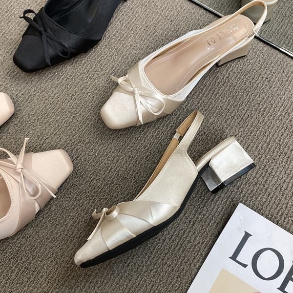 Női egypántos szandál, négyzetes orral és vastag sarkú, koreai stílus, PU felsőrész, PU belső, gumitalp, tavasz 2025