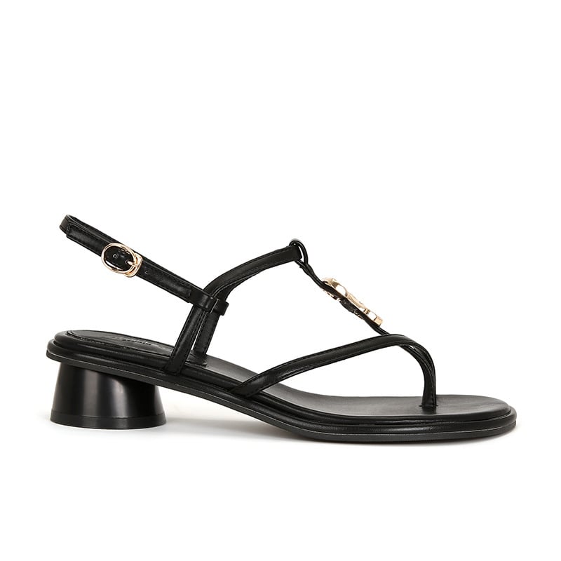 Sandale T-strap cu curele încrucișate și cataramă metalică – exterior din piele de vacă, vârf rotund, talpă groasă, închidere cu cataramă, interior microfibră