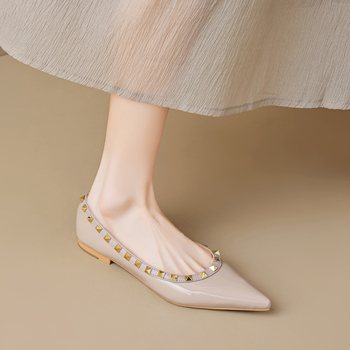 Pantofi dama Kang Feini Slip-On cu rivet, vârf ascuțit, suprafață din Super Fiber, talpă din cauciuc, toc mic