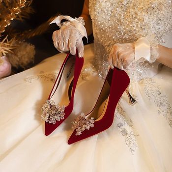 Pantofi de mireasă cu cristale, vârf ascuțit, velur pe partea superioară, toc 6-8 cm