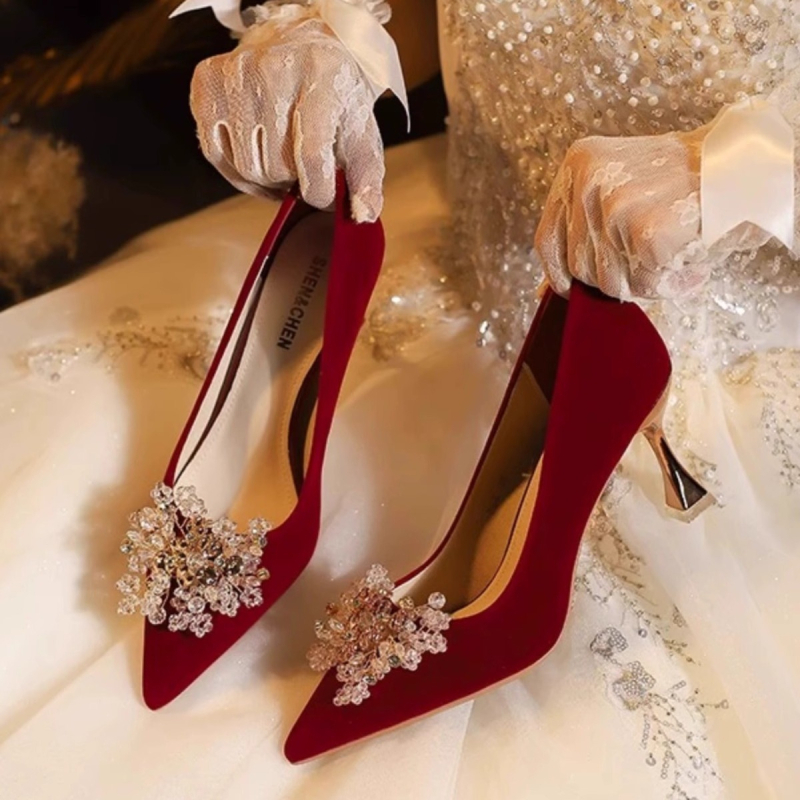 Pantofi de mireasă cu cristale, vârf ascuțit, velur pe partea superioară, toc 6-8 cm