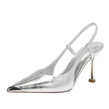 Sandale cu un singur curea, partea superioară din fibră super, vârf ascuțit, toc subțire, înălțime toc 6–8 cm