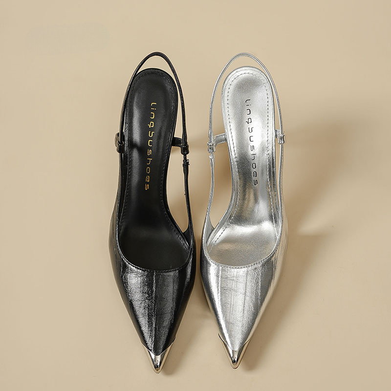 Sandale cu un singur curea, partea superioară din fibră super, vârf ascuțit, toc subțire, înălțime toc 6–8 cm