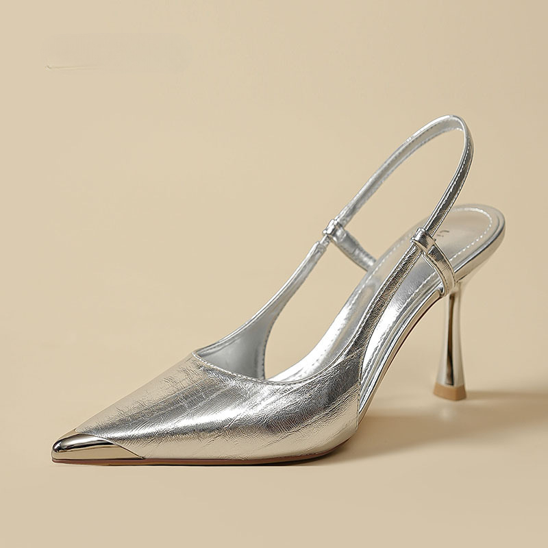 Sandale cu un singur curea, partea superioară din fibră super, vârf ascuțit, toc subțire, înălțime toc 6–8 cm