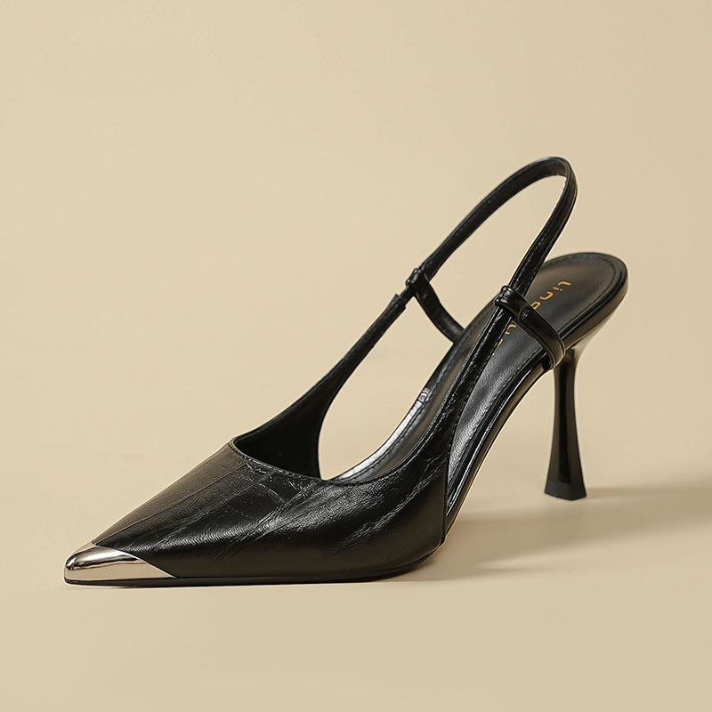 Sandale cu un singur curea, partea superioară din fibră super, vârf ascuțit, toc subțire, înălțime toc 6–8 cm