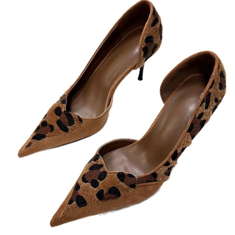 Ženske štikle s leopard uzorkom i špicastim vrhom (gornji dio od mikrovlakana, podstava od mikrovlakana, potplat od gume, proljeće 2024)