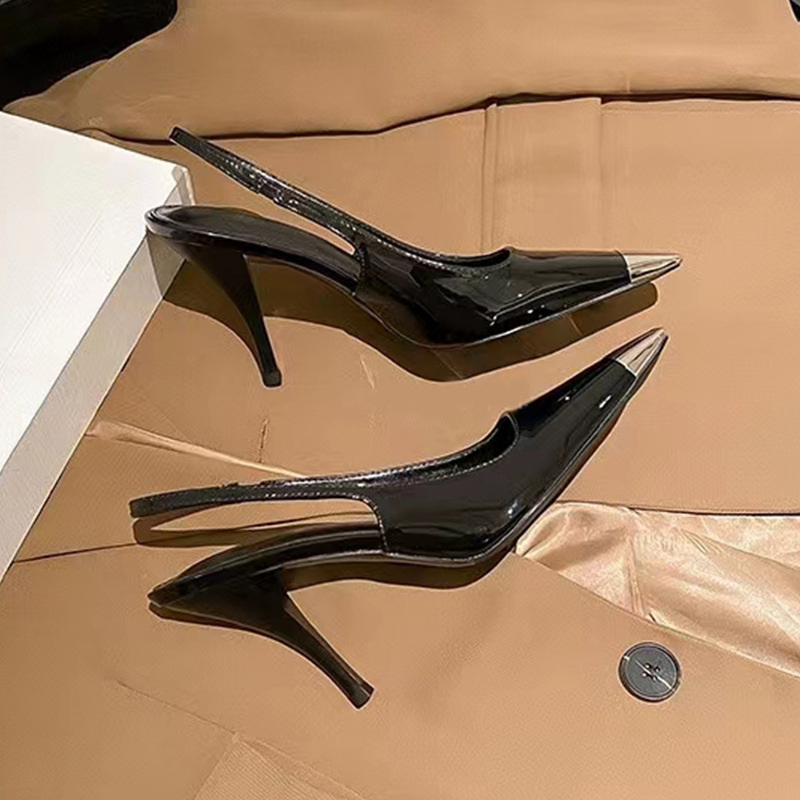 Πέδιλα με ανοιχτή πλάτη, τετράγωνη μύτη, λεπτό τακούνι 6–8 εκ, σόλα από καουτσούκ, εσωτερικό από μικροΐνες