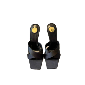 Krustoti siksnu sandales ar atvērtu purnu, satīna augšdaļa, kvadrātveida purns, gumijas zole, iekšējais materiāls: super šķiedra, pavasaris 2025