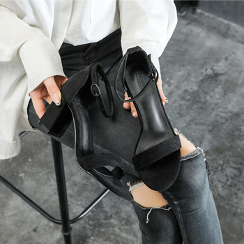 Zodini sandale s remenčićima od velura, okrugli vrh prsta, gumeni potplat, za svakodnevnu upotrebu