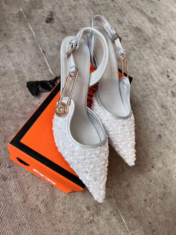 Sandále s ostrým špičkou, zapínanie na pracku, 6–8 cm tenký podpätok, PU horná časť, gumová podrážka