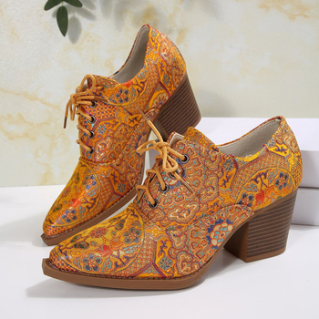 Dámske vysoké topánky na podpätku s kvetinovým vzorom, hrubý podpätok 6-8 cm, vrchný materiál z textilu, viazanie šnúrkami
