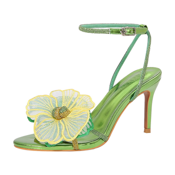 Rimske sandale s kristalima i izvezenim cvijetom, gornji dio od mikrovlakana, gumena potplata, kopča s jednim remenom