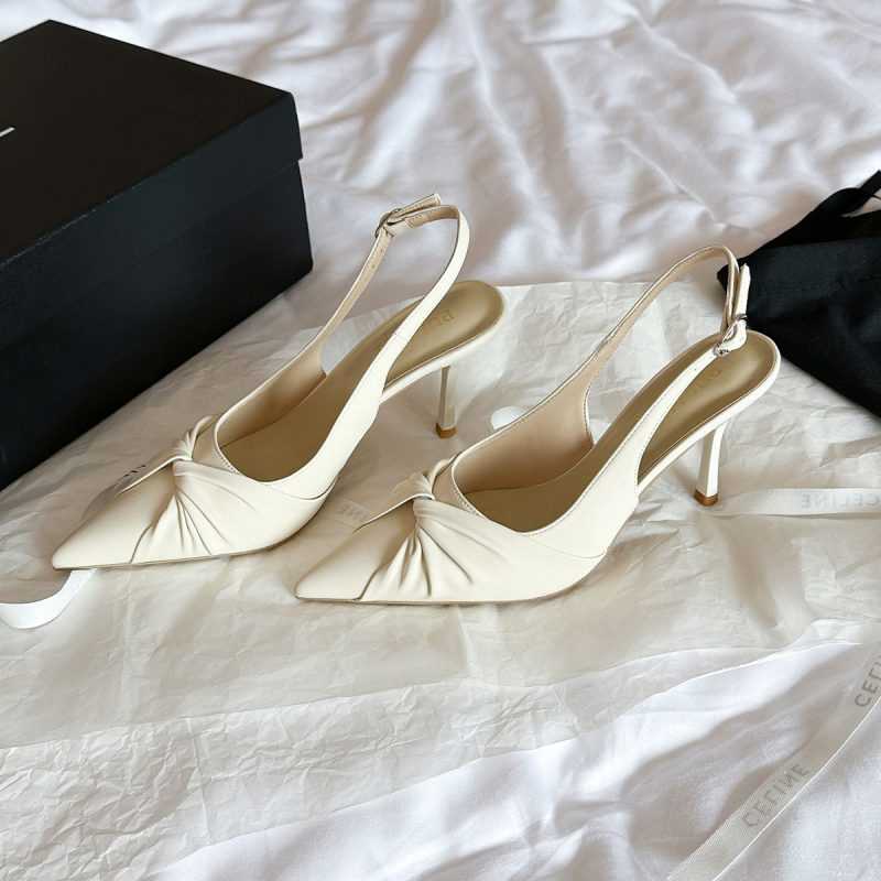 Otvorene stražnje sandale s oštrim vrhom, kopčom s kaišem, tanak potpet 6–8 cm, gornji dio od mikrovlakana, ulošak od prave kože, gumeni potplat