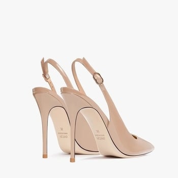 Női zárt orrú pántos szandál, PU felső rész, hegyes orr, gumírozott talp, bélés nélkül, tavasz 2025