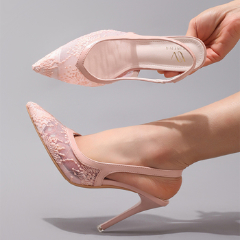 Visoke štikle s oštrim vrhom, mrežasti gornji dio, 10 cm štikla, gumena potplata