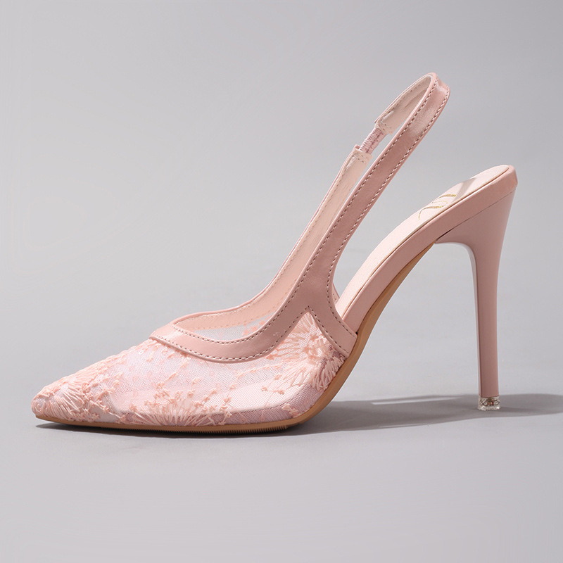 Visoke štikle s oštrim vrhom, mrežasti gornji dio, 10 cm štikla, gumena potplata