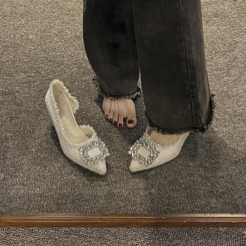 Ženske štikle s oštrim nosom, kristali, PU gornji dio, guma potplat, visina pete 3–6 cm