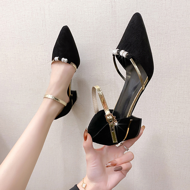 Pantofi dama cu vârf ascuțit, velur pe exterior, închidere cu cataramă, toc gros mediu 3–5 cm, PU căptușeală, talpă din cauciuc